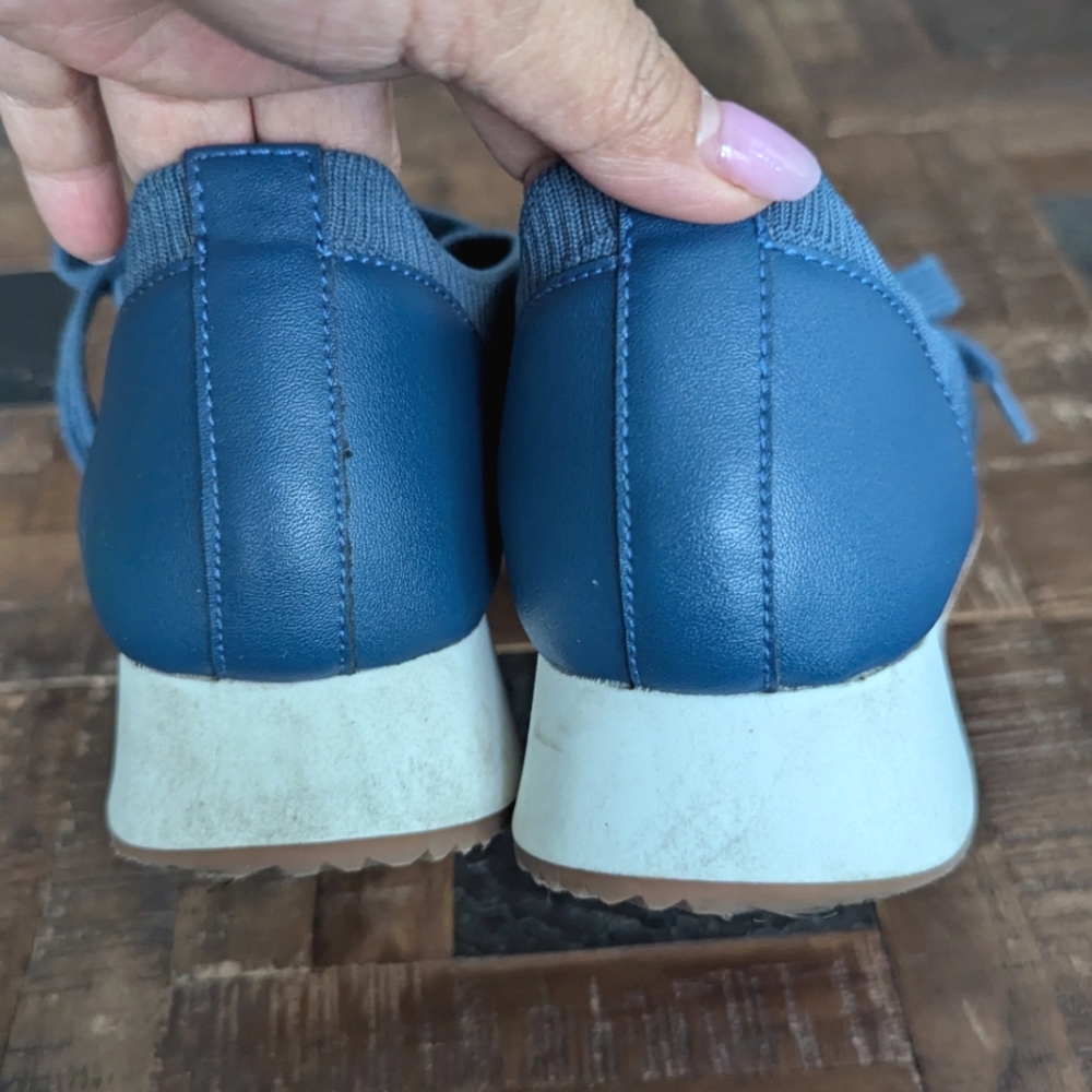 Banana Republic Cloth Trainer - Picture 5 of 11